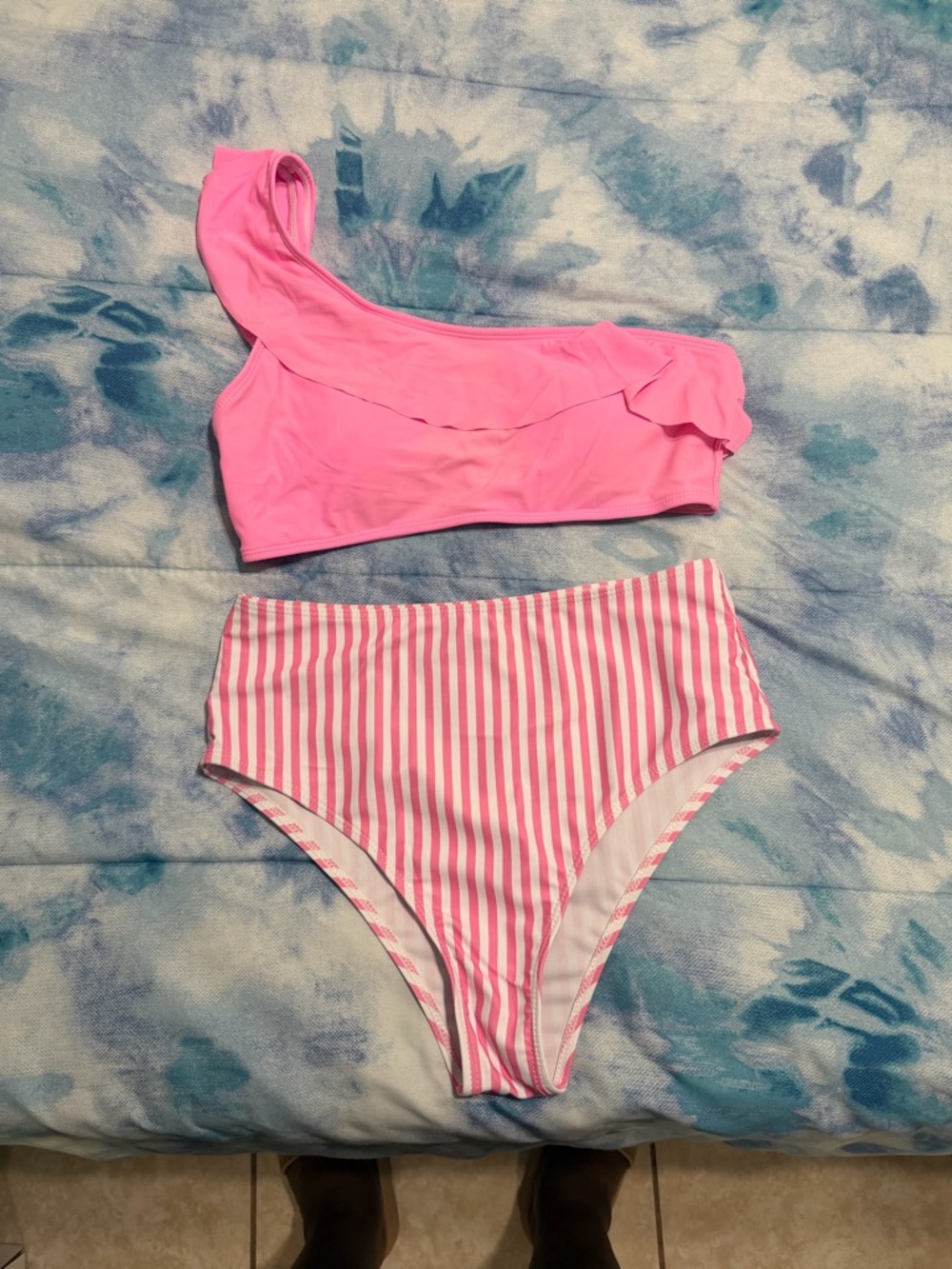 Pink One-Shoulder Ruffle Bikini Set - Picture 2 of 4